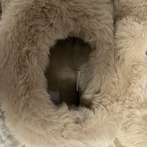 Kooba Tan Knit Slippers NWT - Picture 4 of 7